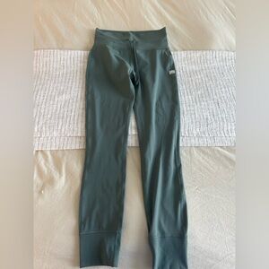 Vuori Daily Leggings Size Small